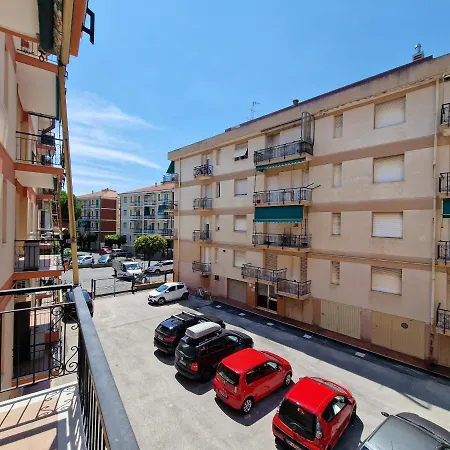 [p.zza Marconi] Bilocale Per La Al Mare Pietra Ligure