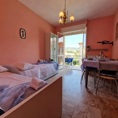 Lägenhet P.zza Marconi Bilocale Per La Al Mare *